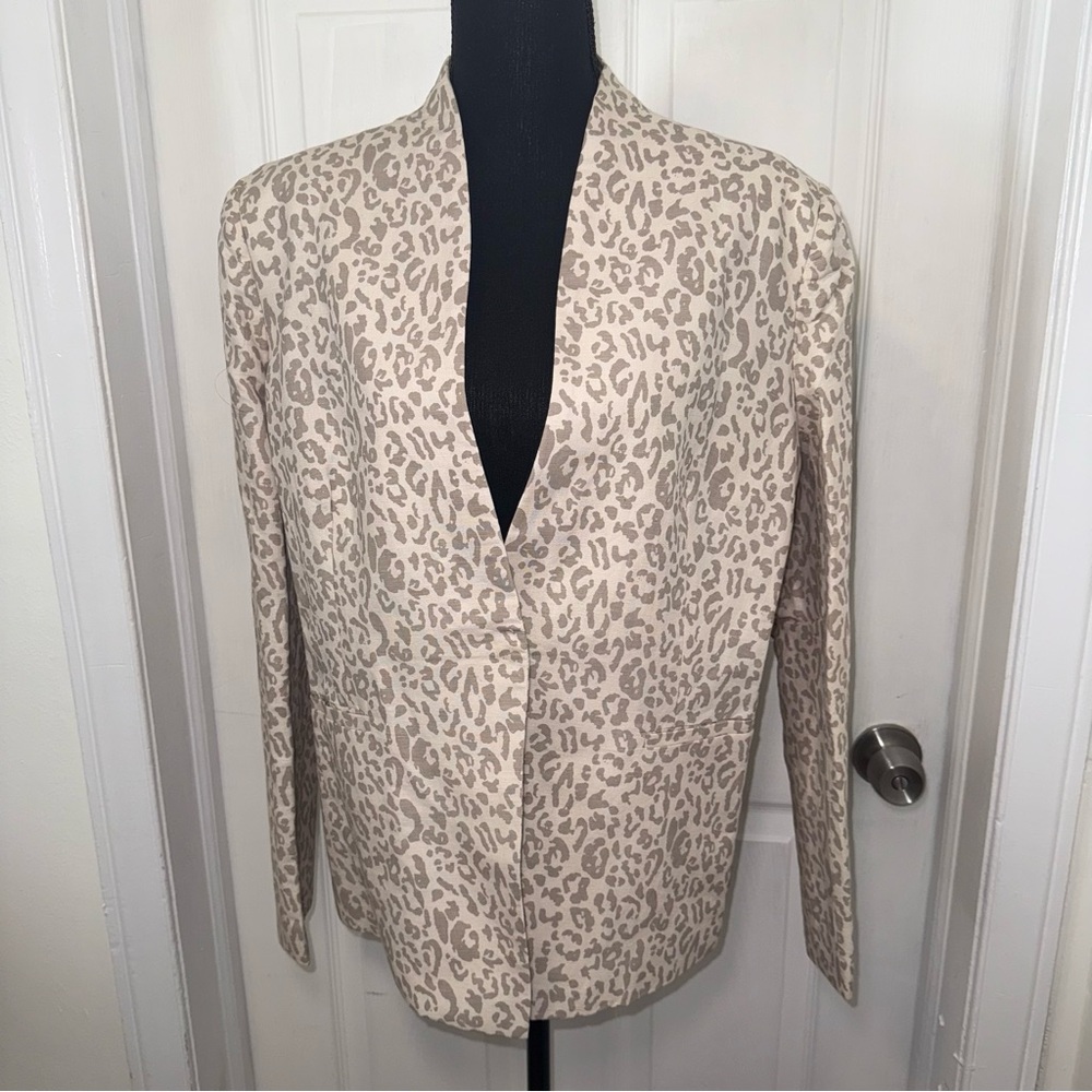 Neiman Marcus Cream and Tan Animal Print Blazer